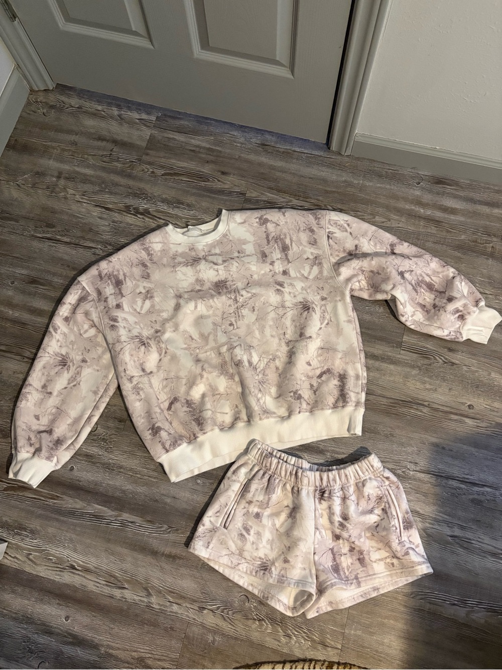 NEW IN PACKAGING Light camo lounge set
